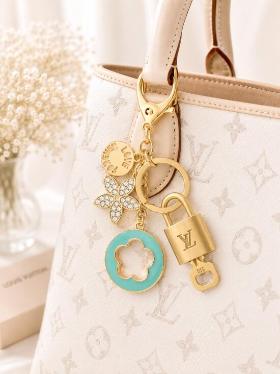 Louis Vuitton Accessories - Authentic LV Louis Vuitton Gold Lock & Key 🔑 Unbranded Flower Keychain Charm